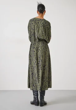 hush Dresses|Aimee Oversized Maxi Dress Khaki Mark