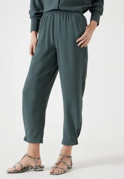 hush Trousers|Air Flow Ankle Grazer Trousers Washed Dark Green