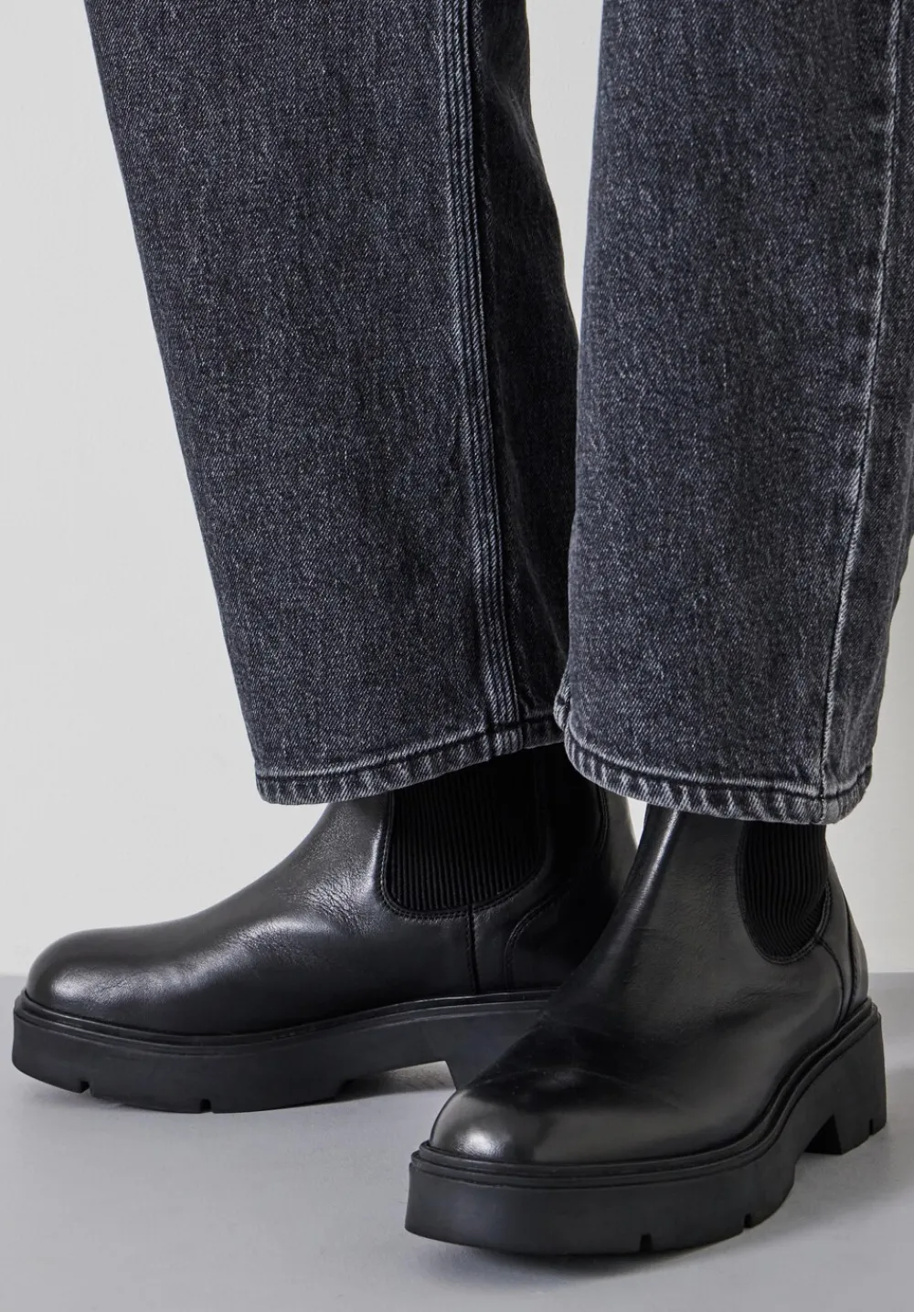 hush Boots|Chunky Leather Chelsea Boots Black