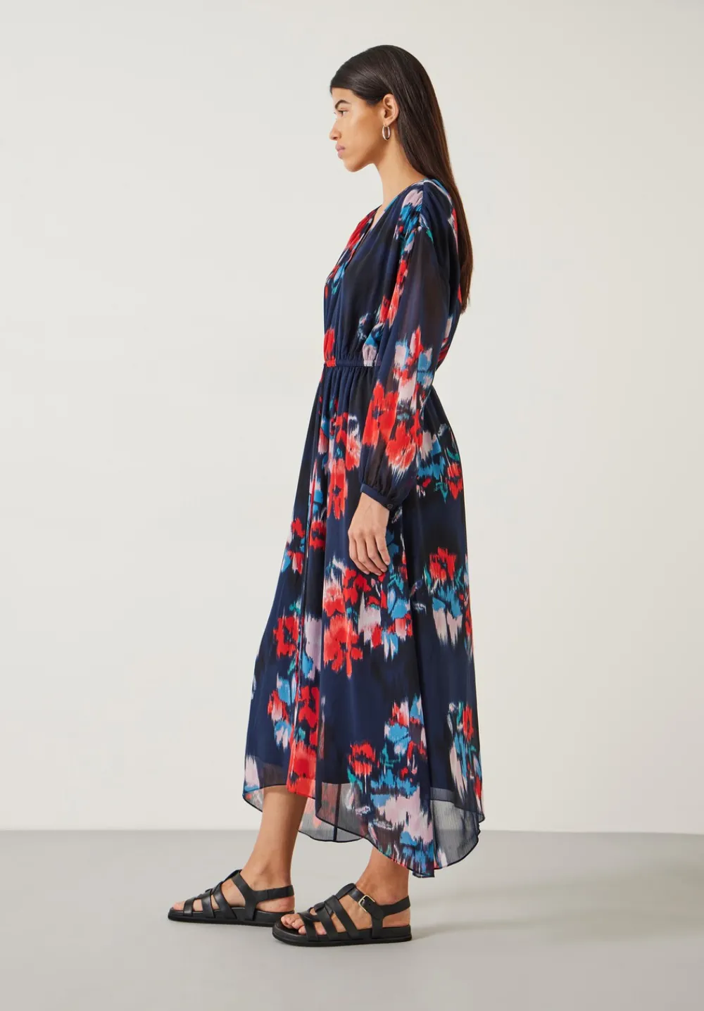 hush Dresses|Clarette Chiffon Maxi Dress Blurred Floral Black