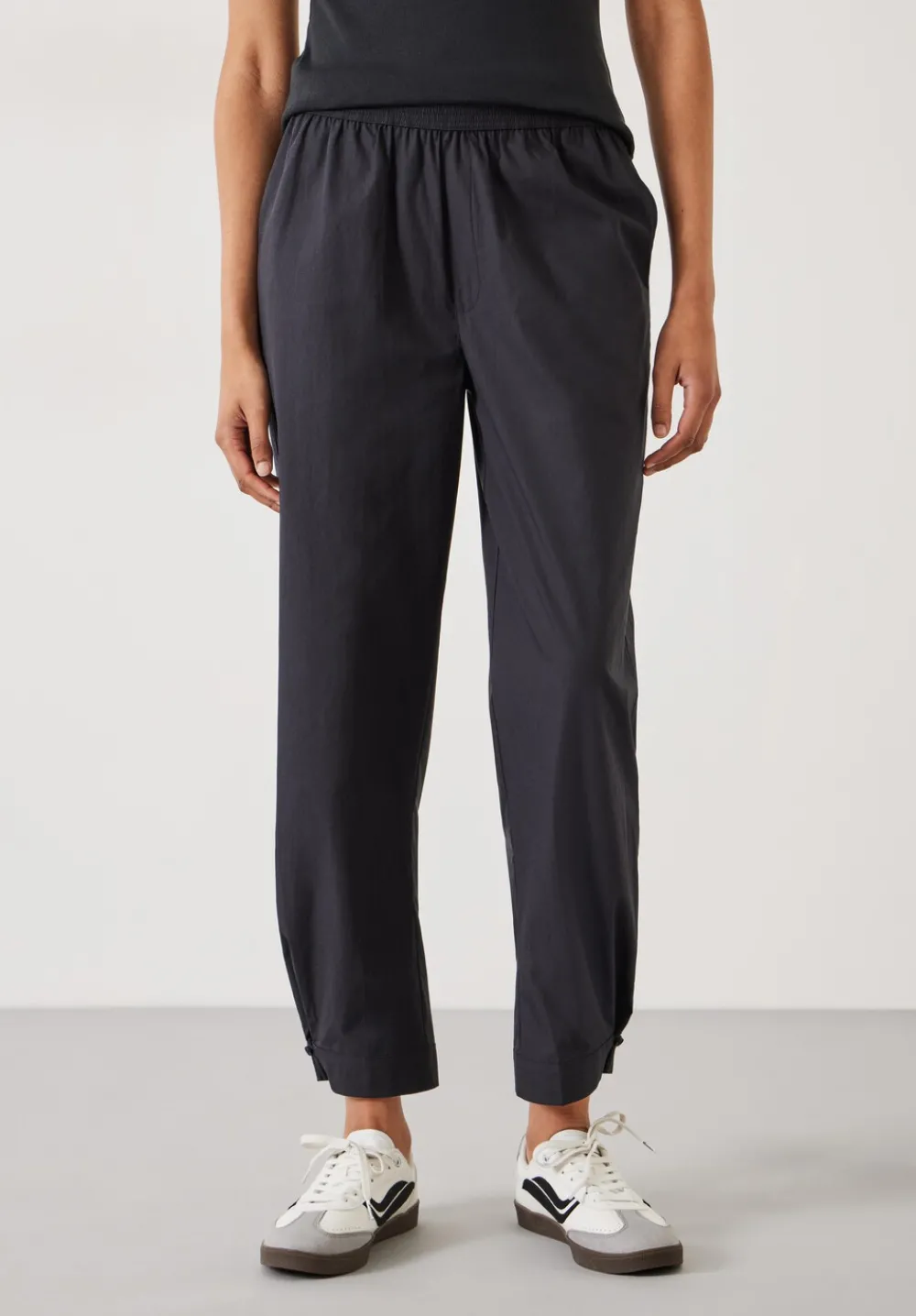 hush Trousers|Cotton Poplin Easy Trousers Black