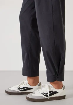 hush Trousers|Cotton Poplin Easy Trousers Black