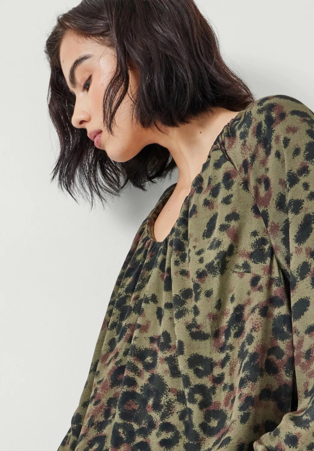 hush Shirts & Blouses|Elise V-Neck Printed Blouse Khaki Animal