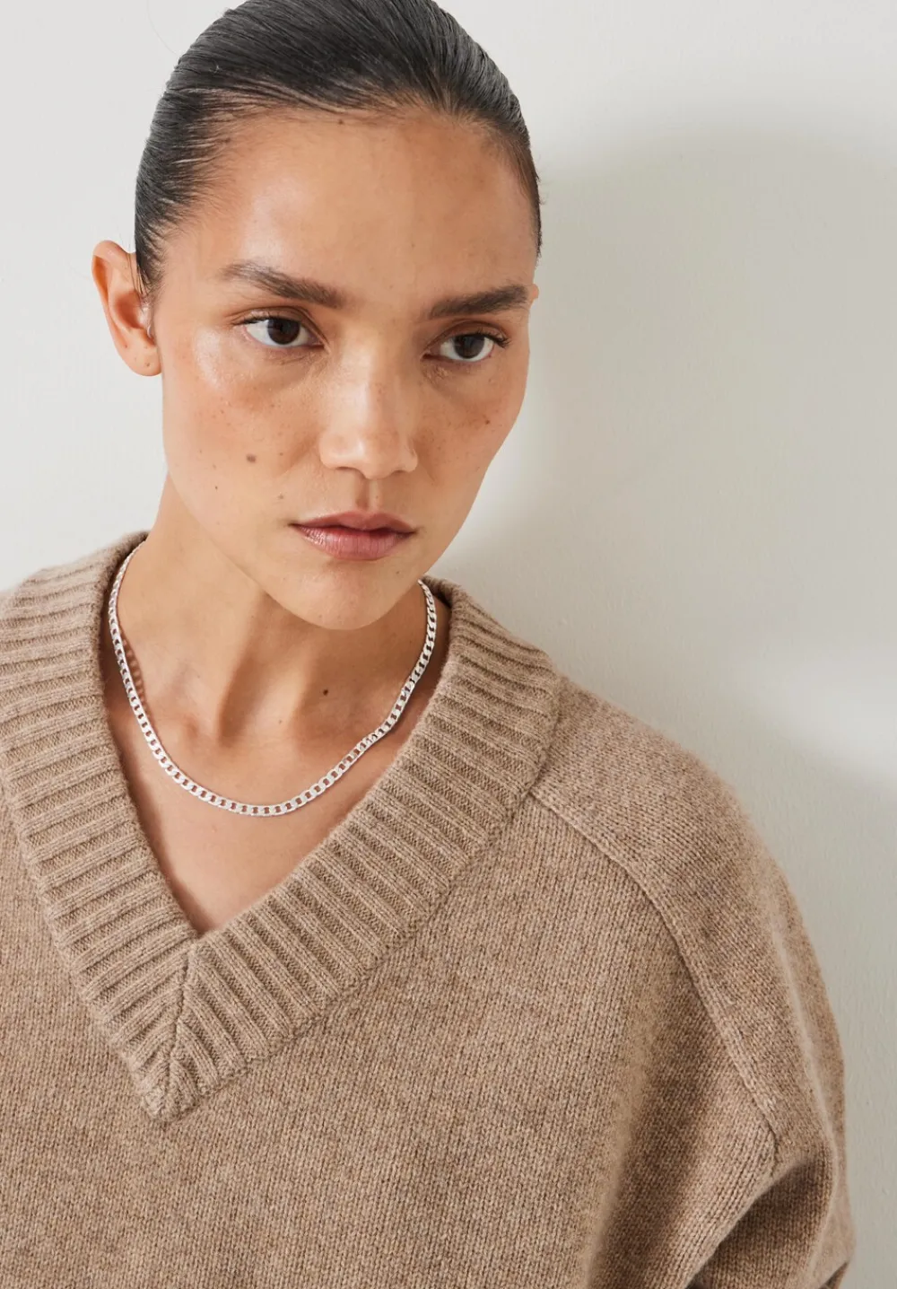 hush Jumpers & Cardigans|Erica Merino Wool V Neck Jumper Light Beige
