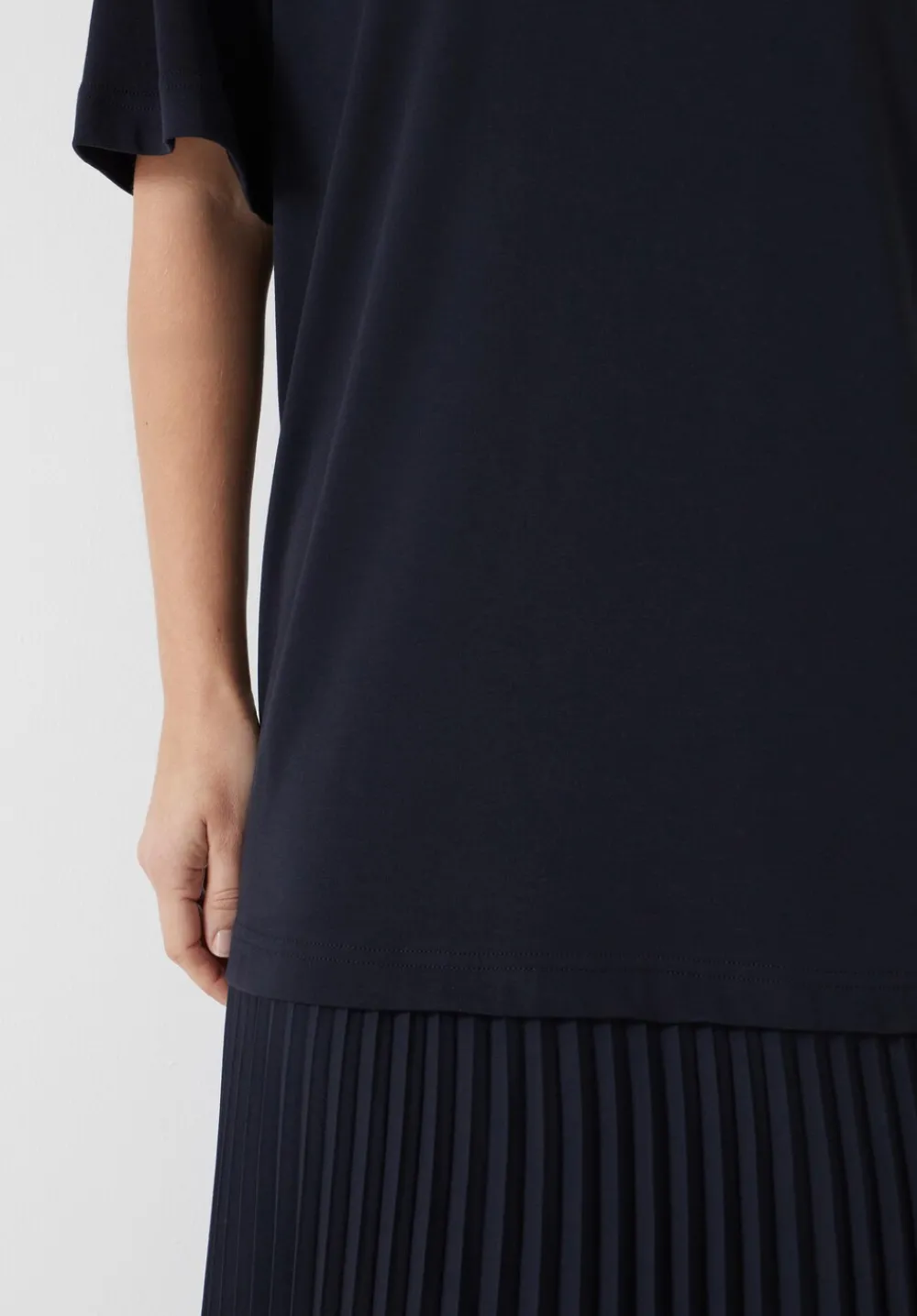 hush Jeans|Dresses|Esme Short Sleeve Pleated Midi Dress Navy