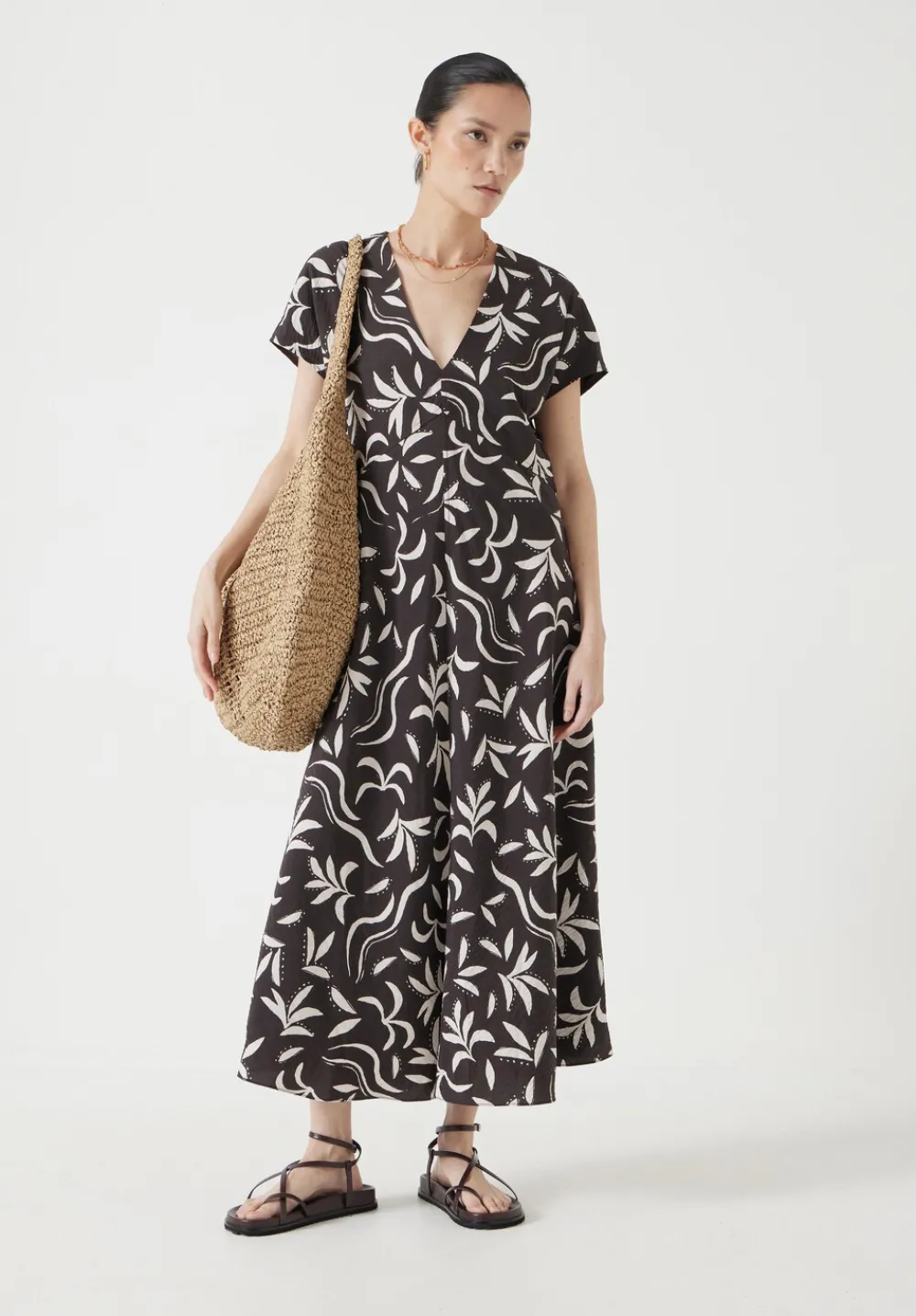 hush Dresses|Grace Air Flow V-Neck Maxi Dress Palm Print Chocolate