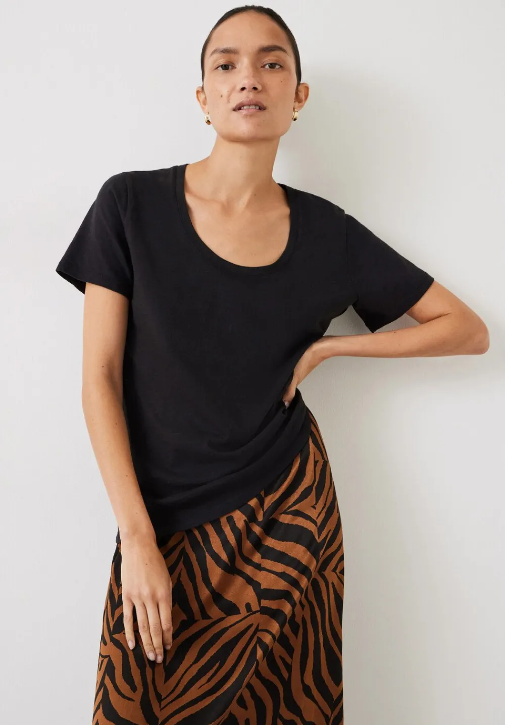 hush Tops & T-Shirts|Hari Scoop Neck Cotton Slub T-Shirt Black