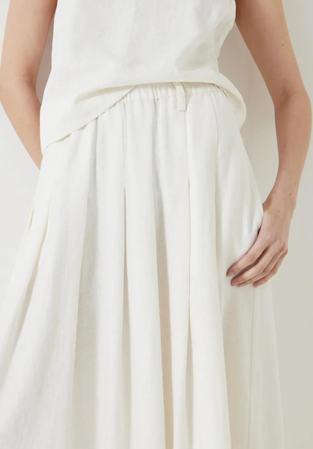 hush Skirts|Ivy Pleated Linen Blend Midi Skirt Off White