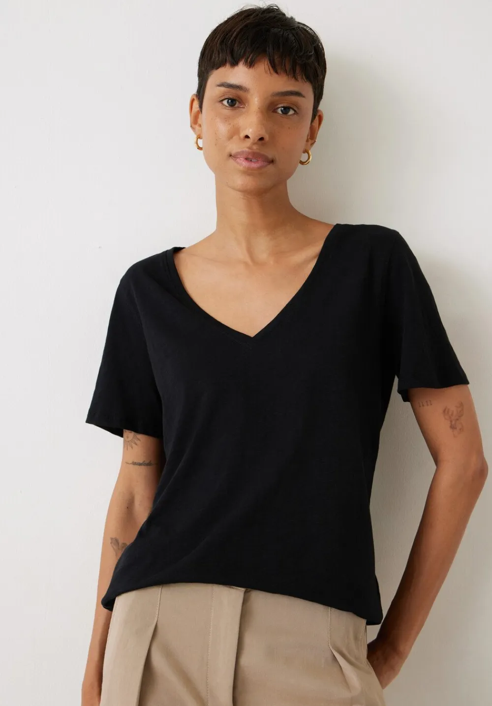 hush Tops & T-Shirts|Kali Cotton Slub V-Neck T-Shirt Black