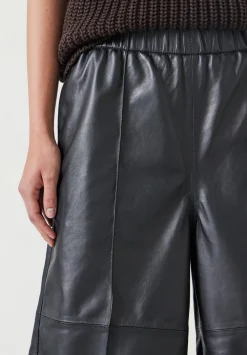 hush Shorts|Trousers|Leather Bermuda Short Black