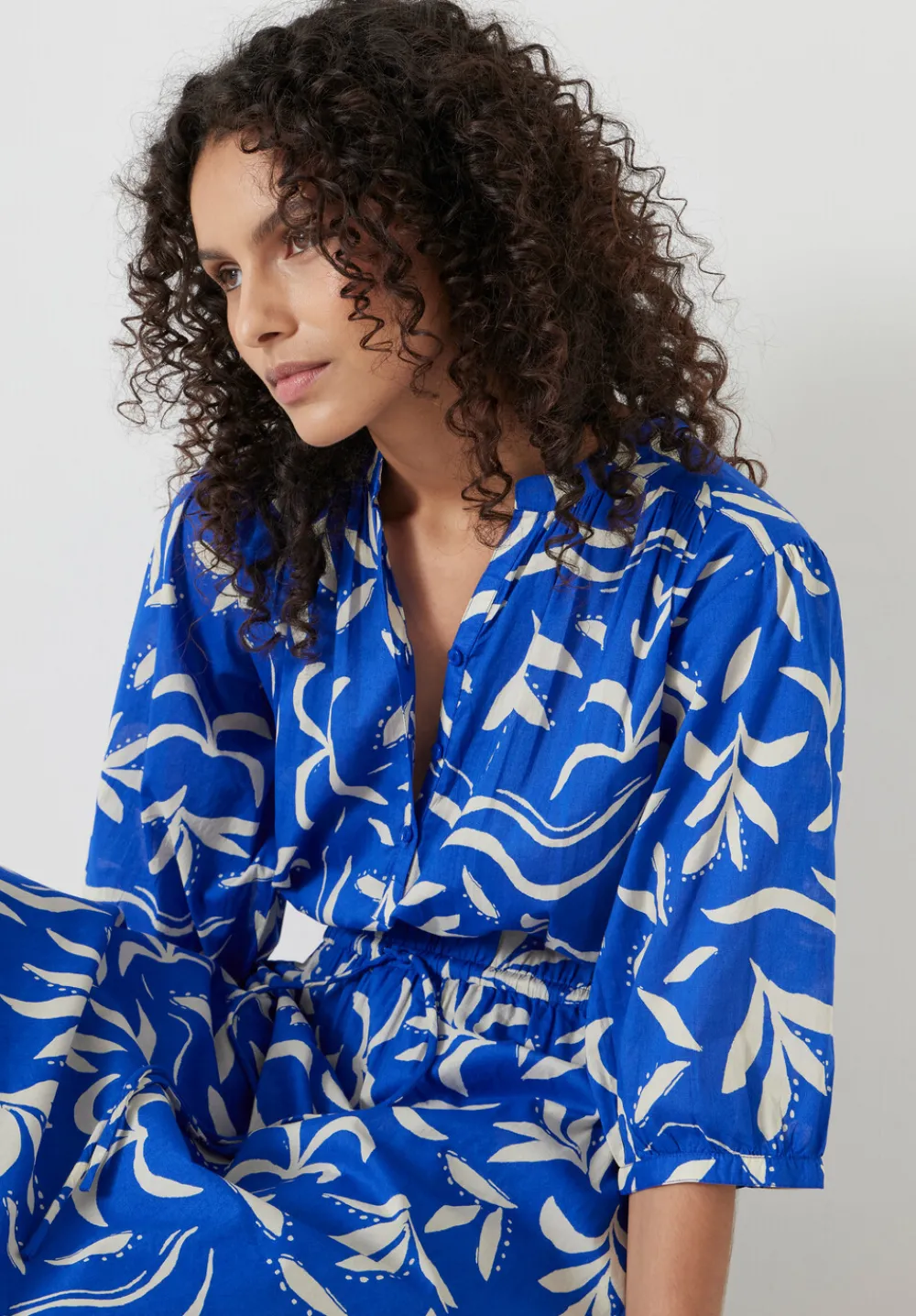 hush Dresses|Lhea Printed Midi Cotton Dress Abstract Palm Blue