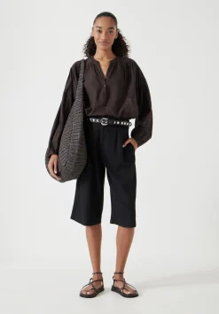 hush Shorts|Linen Blend Lya Bermuda Shorts Washed Black