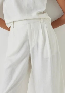 hush Shorts|Linen Blend Lya Bermuda Shorts White