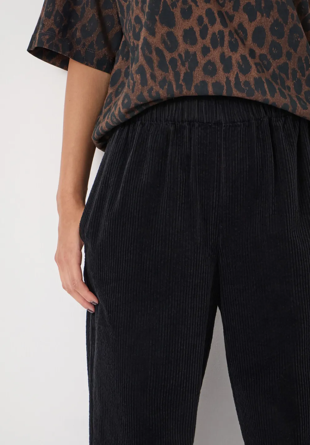 hush Joggers & Leggings|Trousers|Liza Cord Joggers Black