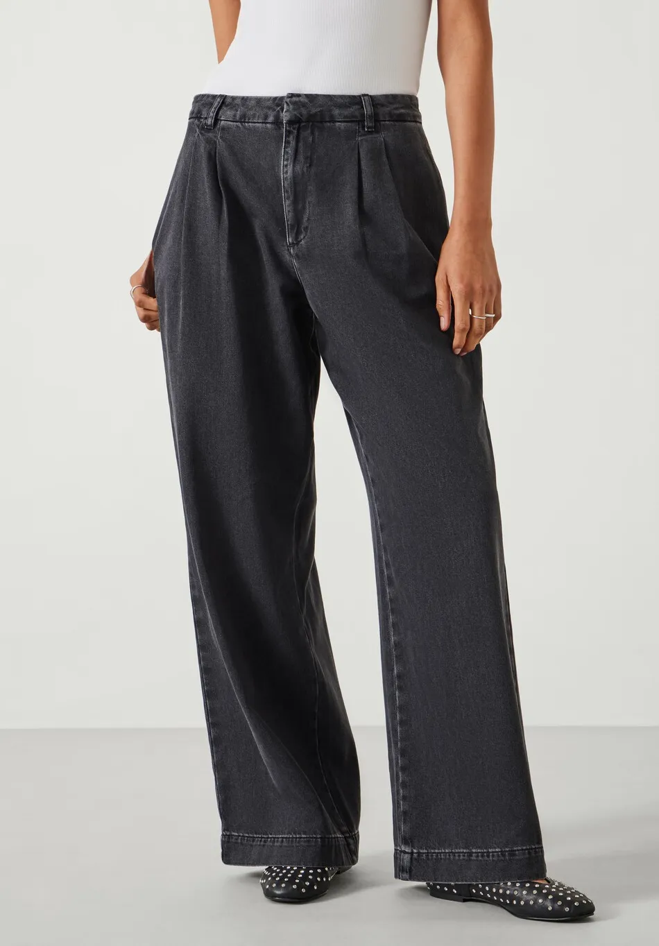 hush Jeans|Lya Pleated Wide Leg Jeans Washed Black