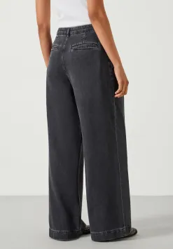 hush Jeans|Lya Pleated Wide Leg Jeans Washed Black