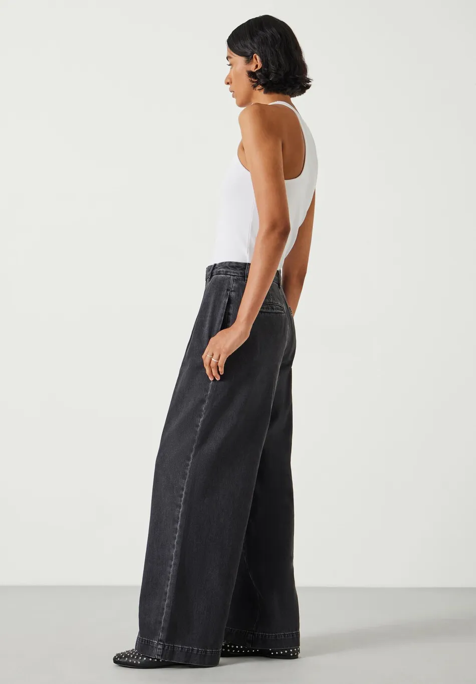 hush Jeans|Lya Pleated Wide Leg Jeans Washed Black