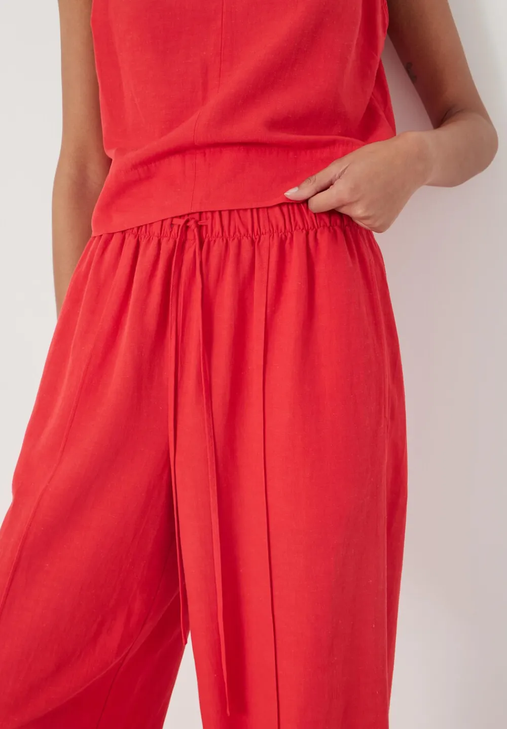 hush Trousers|Petunia Linen Blend Trouser True Red
