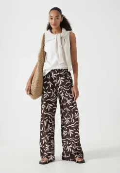 hush Trousers|Printed Linen Blend Trouser Palm Print Chocolate