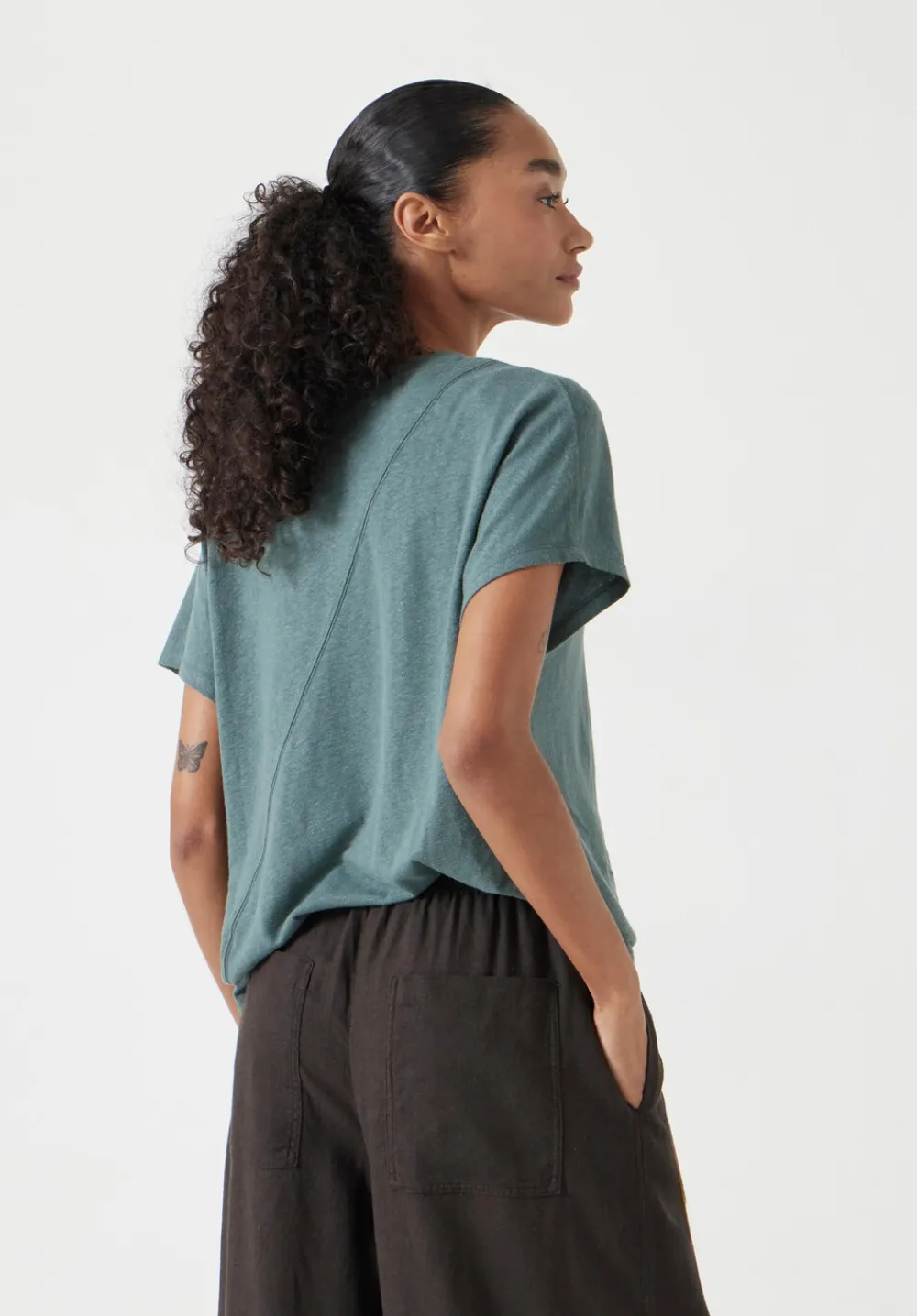 hush Tops & T-Shirts|Rosalia Linen Blend V Neck T-Shirt Sage Green