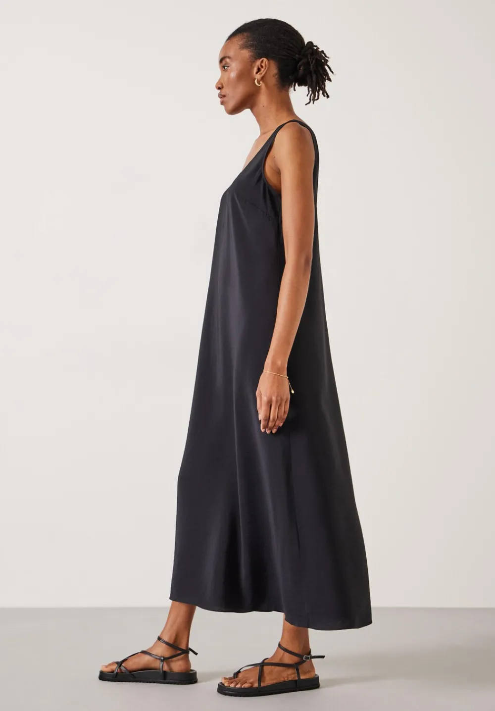 hush Dresses|Sophie Air Flow Scoop Neck Maxi Dress Black