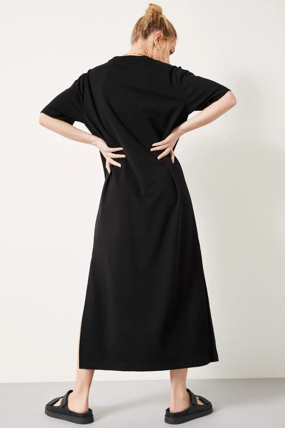 hush Dresses|Steph Midi T-shirt Dress Black