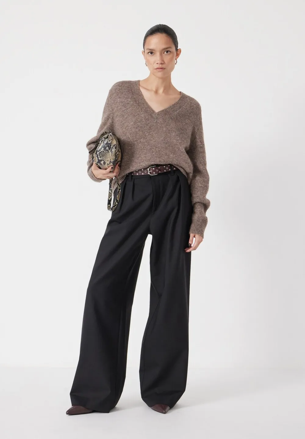 hush Jumpers & Cardigans|V Neck Wool Blend Jumper Walnut Brown