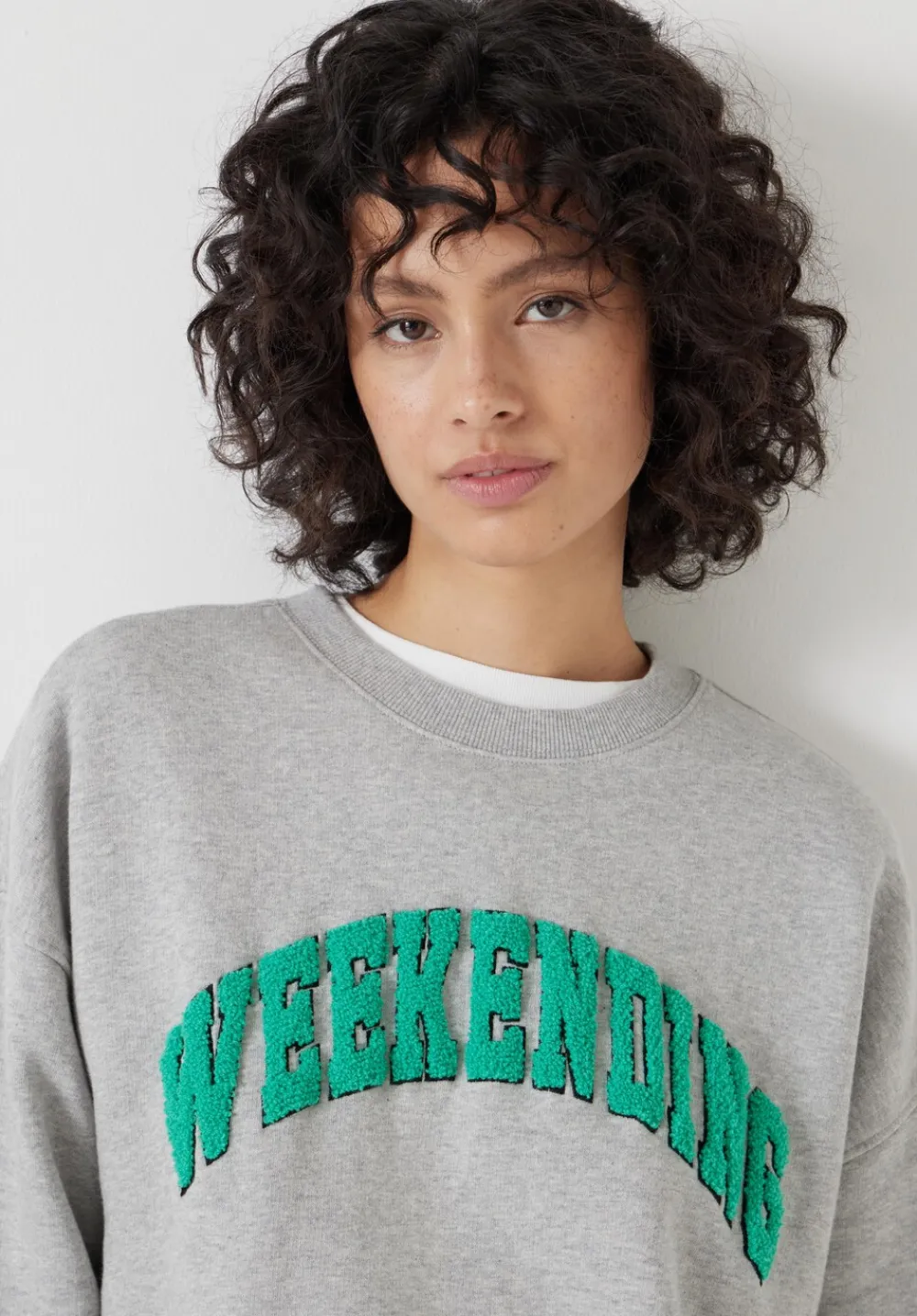 hush Sweatshirts & Hoodies|Weekending Graphic Sweatshirt Grey MarlGrey Marl